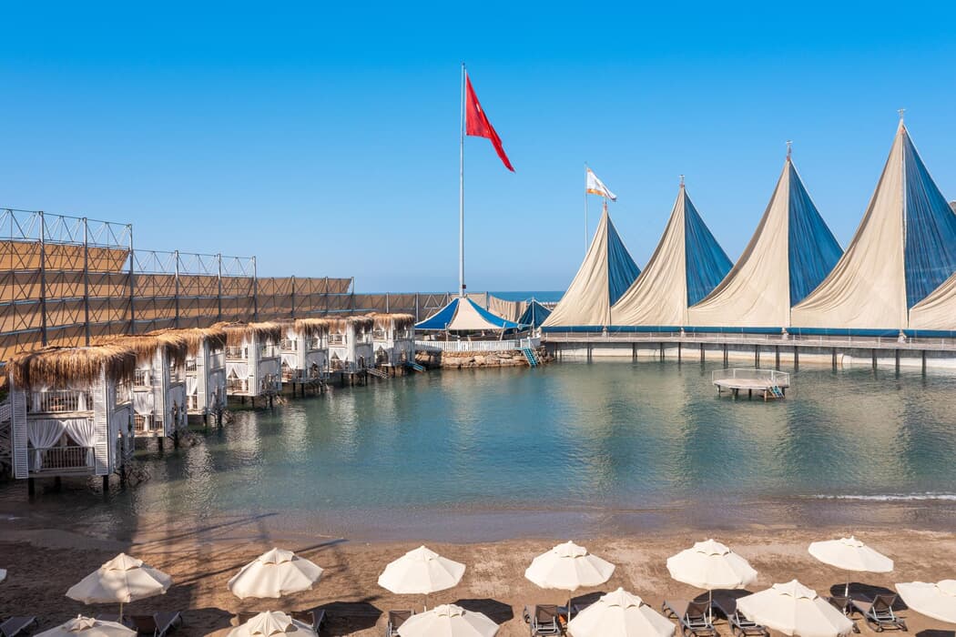 Adin Beach Hotel havuz